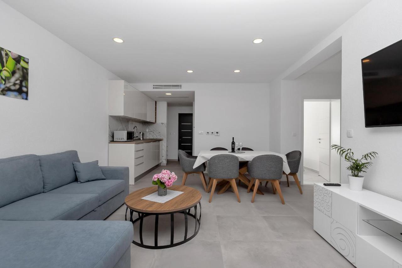 Central Beach Apartments Tucepi Exterior photo