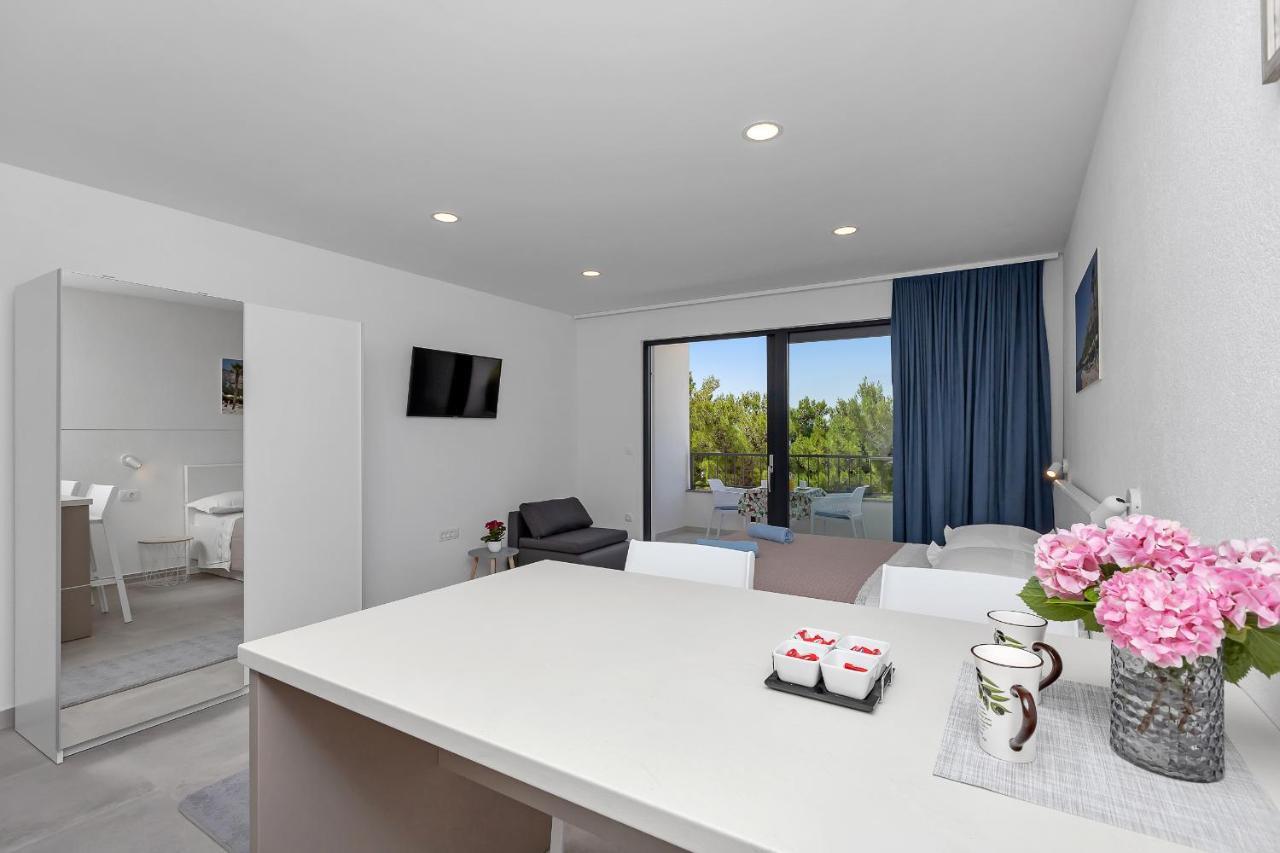 Central Beach Apartments Tucepi Exterior photo